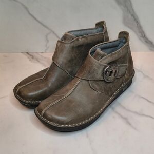 Alegria Caiti Stone Wall Booties